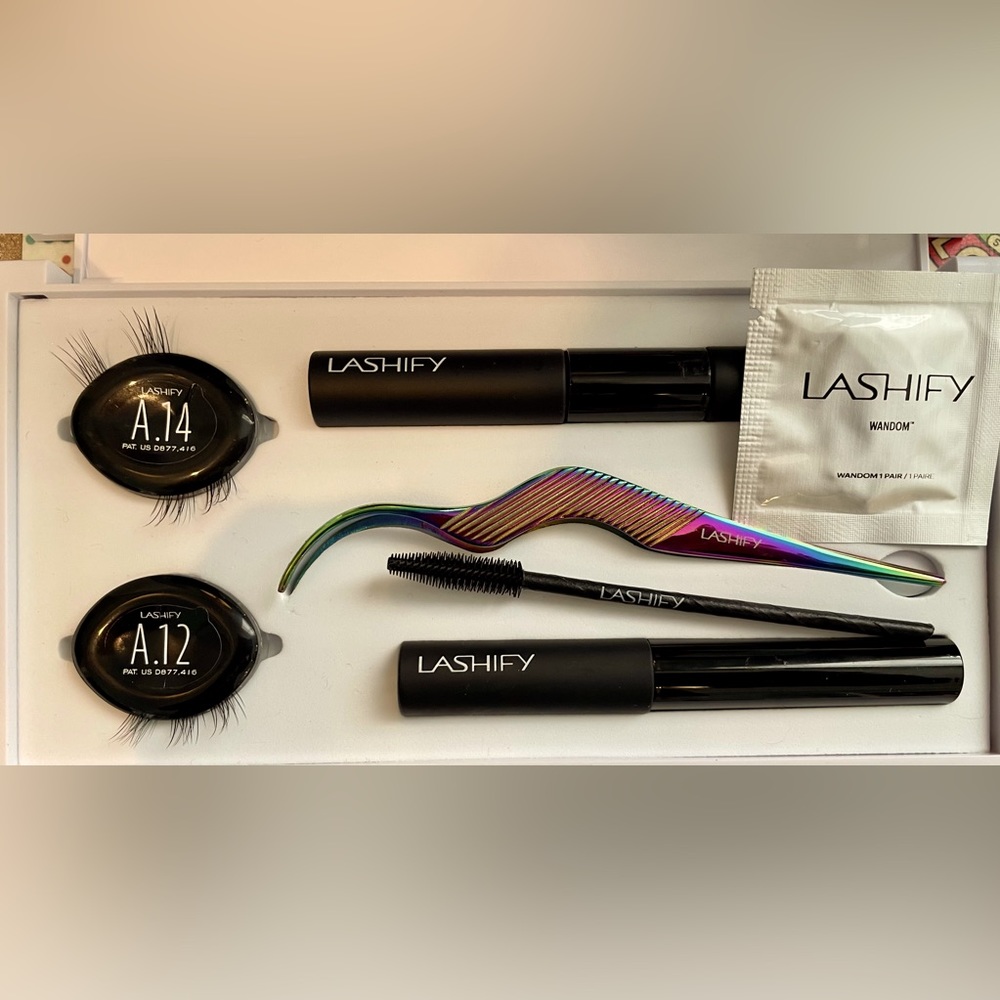 White Lashify Control Kit